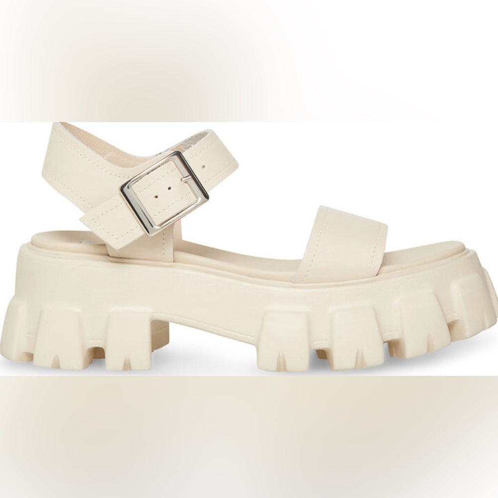 Steve Madden size 7 chunky platform sandal. Bone color.